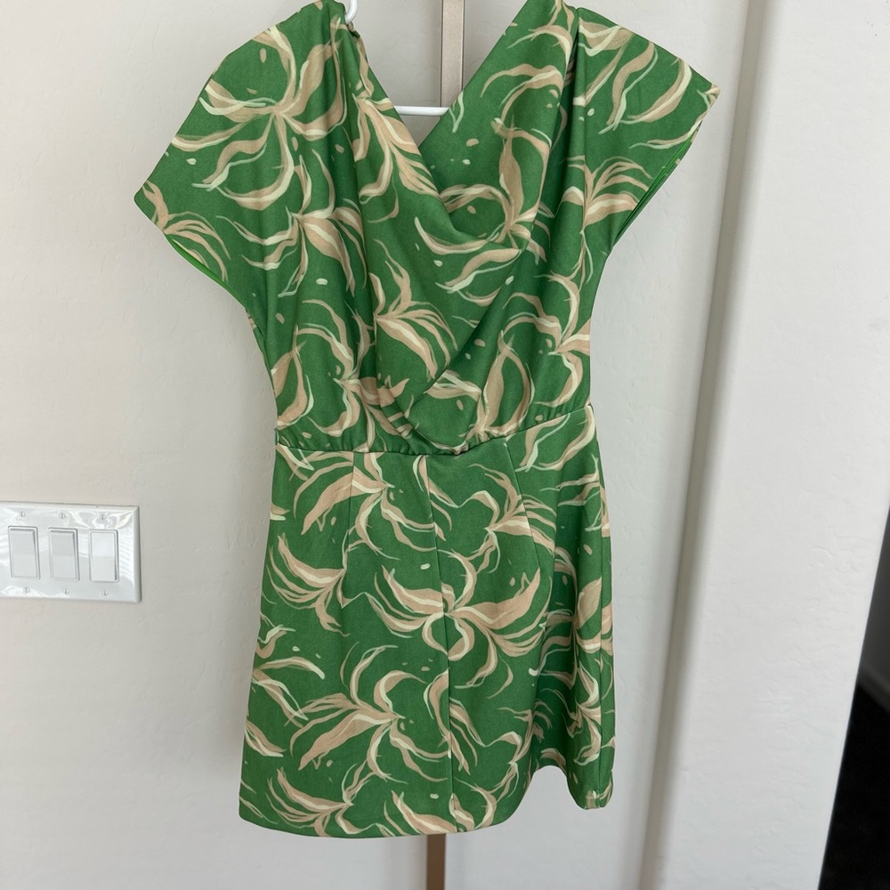 Alexia Admor Suri Draped One-Shoulder Minidress Green Small NWT - Picture 9 of 12